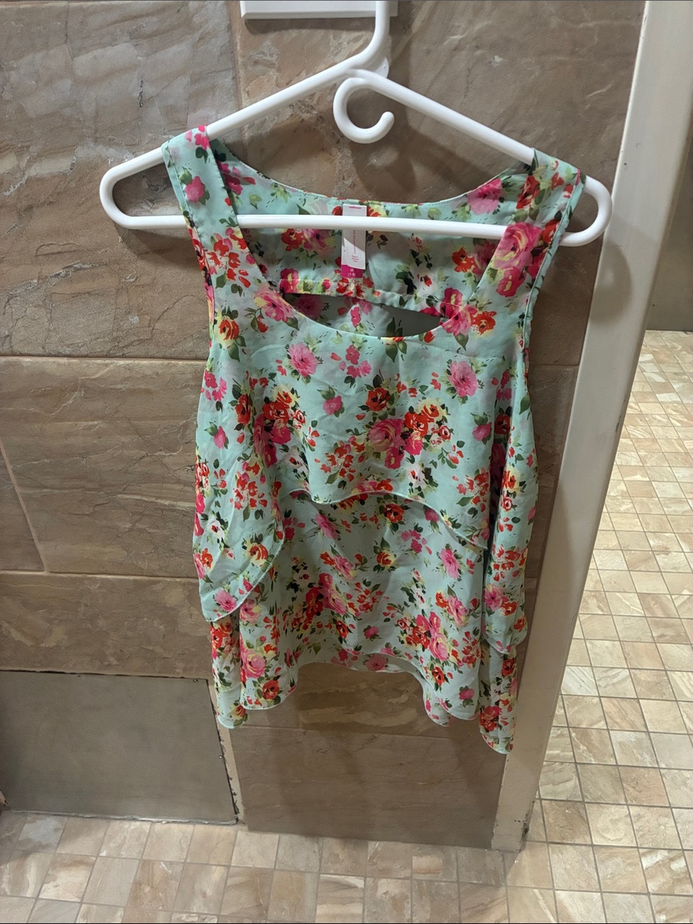 No Boundaries floral flowy top medium